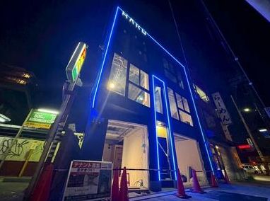 ランドレックショップ前